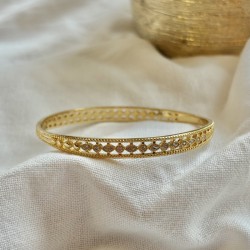 Bracelet JONC Fermé GAYATRI - Décor Nid d'abeillle & Cristaux blancs TAILLE Diamètre intérieur 60