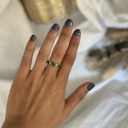 Bague ajustable Or - Trois pierres Sillimanites vertes ovales Bague ajustable Or - Trois pierres Sillimanites vertes ovales