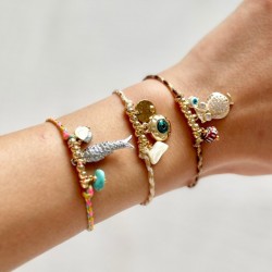 Bracelet cordon blanc beige Médaille martelée dorée, Oeil protecteur, nacre
