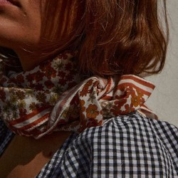 Foulard en voile de coton - FLORES BOIS DE ROSE