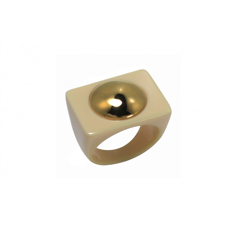 Bague large IVORY résine crème - Cabochon rond doré - Lucas Jack London