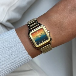 Montre Gracieuse Petite Steel Sunset Gold, cadran carré et bracelet doré