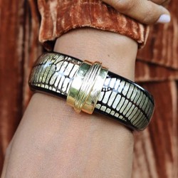 Bracelet Jonc large PARADIS REPTILE doré - Résine noire dorée