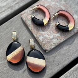 Boucles d'oreilles CREOLES PARADIS SEPIA doré - Résine noire marron