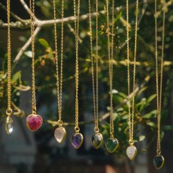 Collier AMOR chaîne doré & Pendentif Coeur Pierre de Lune