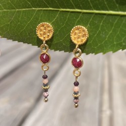 Boucles d'Oreilles pendantes FELICIE Or - Rubis Rose & Perle de Cristal - Clo&Lou