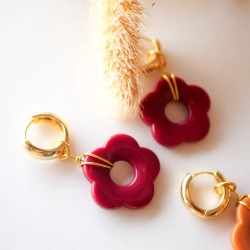 Boucles d'oreilles créoles ANA dorée - Fleur résine rouge