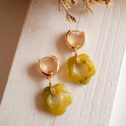 Boucles d'oreilles créoles ANA dorée - Fleur résine kaki marbré