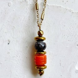 Collier LORETTE ZESTE chaîne dorée - Coquillages orange, Obsidienne & Hématites