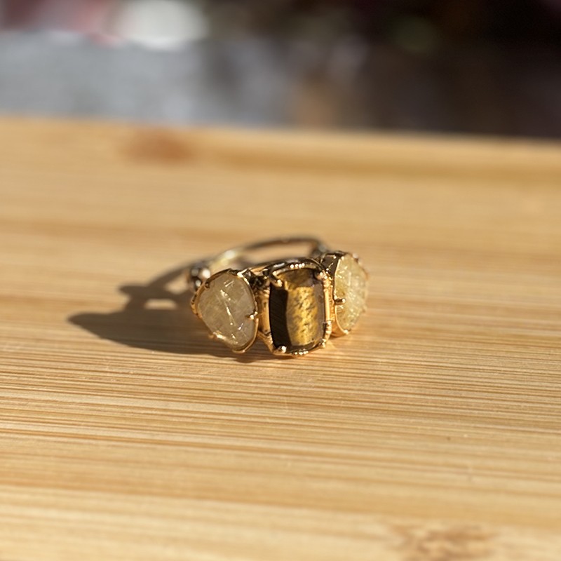 Bague ajustable Or - Oeil de Tigre ovale & Quartz rutile rectangle - Au Fil de Lo