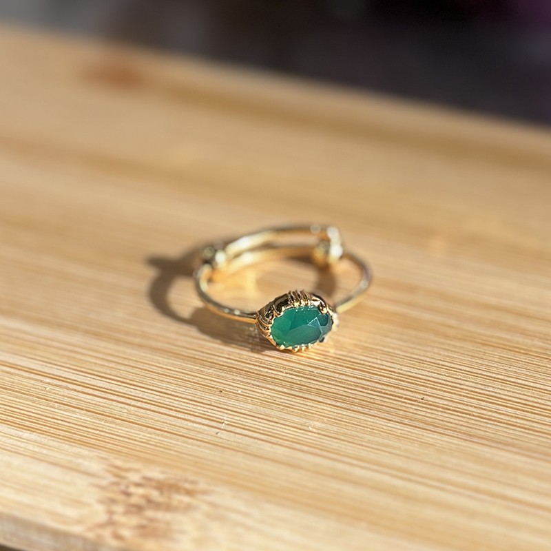 Bague ajustable Or - Petite Pierre Onyx vert ovale - Au Fil de Lo
