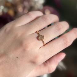 Bague ajustable Or - Petite Pierre Quartz rutile ovale