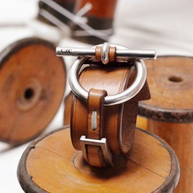 Bracelet Manchette  métal cuir camel - Ceinture & Mors équin