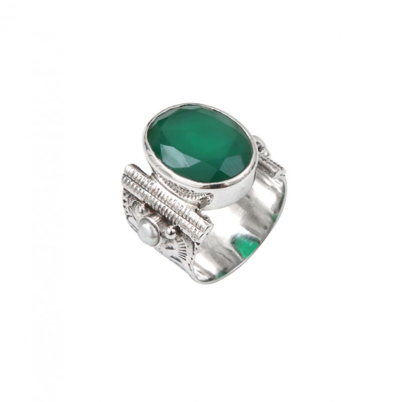 Bague large ethnique en argent Quartz vert ovale & Perles blanches CANYON Bague large ethnique en argent Quartz vert ovale & Perles blanches CANYON