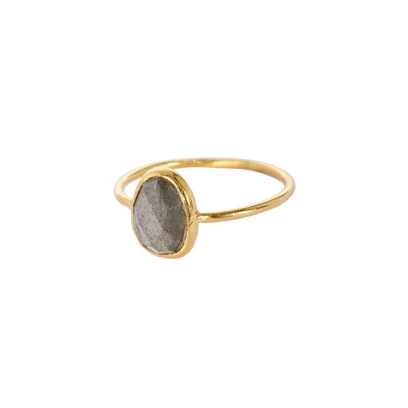 Bague fine MOY Or - Anneau fin & Labradorite ovale de chez Une à Une Bague fine MOY Or - Anneau fin & Labradorite ovale de chez Une à Une