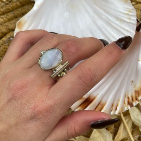 Bague anneau ciselé en argent Pierre de Lune ovale et perles blanches - CANYON