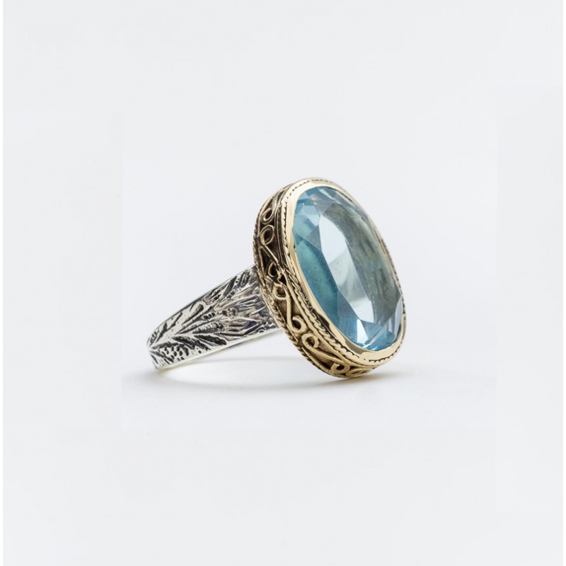 Bague argent doré anneau ethnique & Topaze bleue ovale Canyon Bague argent doré anneau ethnique & Topaze bleue ovale Canyon