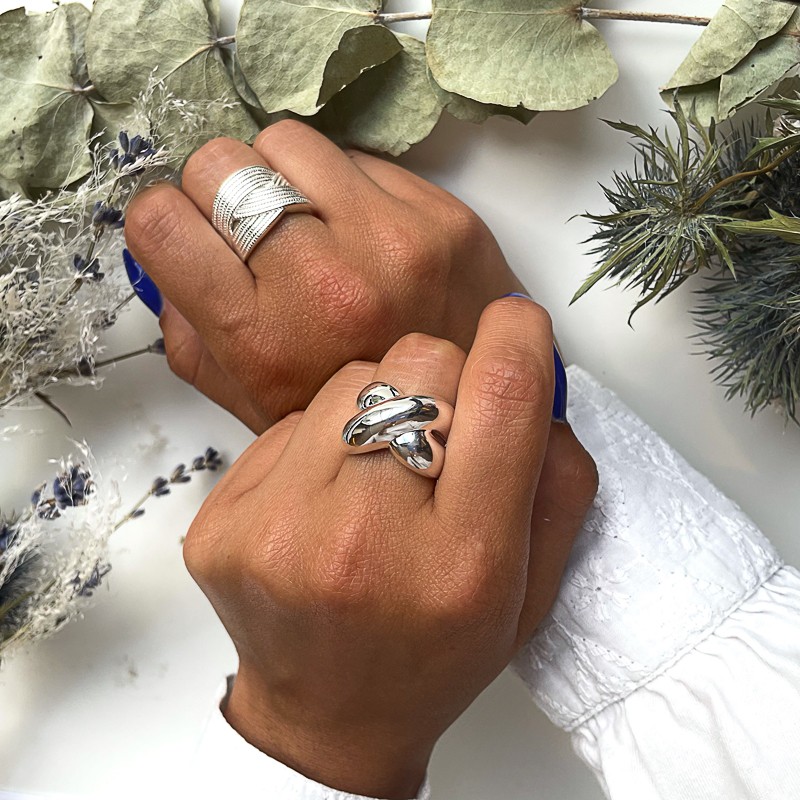 Bague Anneaux Entremêlés Avec Strass Colorés - Monture Dorée, Style Bohème - Occasion, Sans Marque