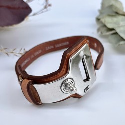 Bracelet Manchette Cuir & Métal - Décor étrier design & Ceinture camel