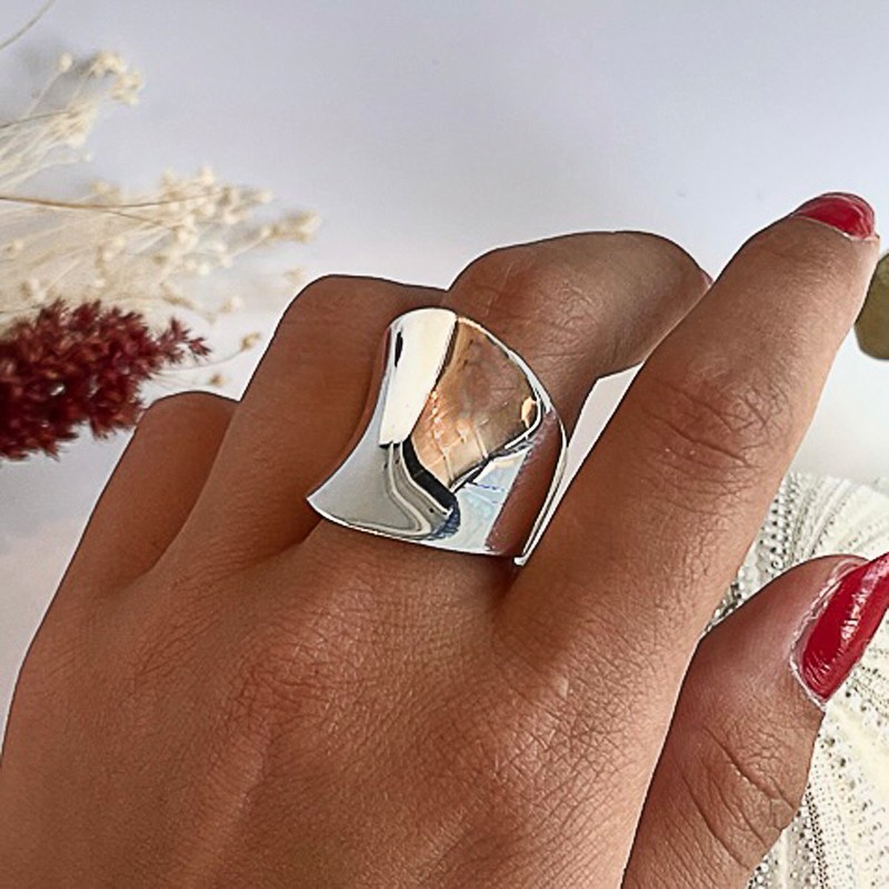 Grosse bague en Argent - Décor incurvé design signée CANYON