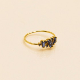 Bague fine CRYSTAL Or & Multi baguettes de cristaux bleu saphir UNE A UNE