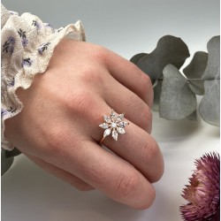 Bague fine plaqué or FLORENTINE - Anneau & Fleur Zircons blancs navettes TAILLE 58