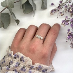 Bague fine plaqué or HORTENSE - Anneau & Trio de fleurs Zircons blancs TAILLE 54