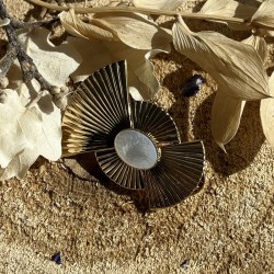 Broche femme pin's MOANA Or - Bouclier éventail & Nacre