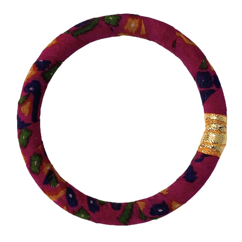 Bracelet Jonc BOUDDHISTE Chance - Tissu Sari vintage, Texturé épais, rose fuschia signé Maison IZEL Bracelet Jonc BOUDDHISTE Chance - Tissu Sari vintage, Texturé épais, rose fuschia signé Maison IZEL