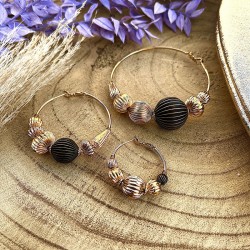 Boucles d'oreilles créoles INTI Perles noir doré striées - 3 cm