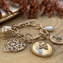 Bracelet Chaîne PORTE- BONHEUR doré - Multi médailles & Perles effet nacré