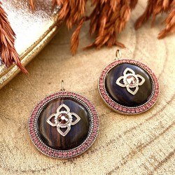 Boucles d'oreilles Dormeuses PORTE-BONHEUR Or - Cabochon Bois Kamakong