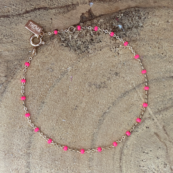 Bracelet chaîne fine plaqué or & Perles de résine rose fluo