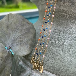 Bracelet chaîne fine plaqué or & Perles de résine orange fluo