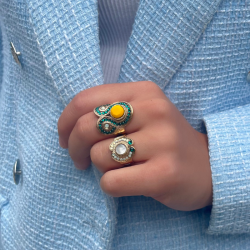 Bague large ajustable CIRCUS dorée - Anneau & Décor baroque Cristal Prestige blanc