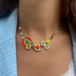 Collier court chaîne CIRCUS Or - Plastron antique & Perles corail