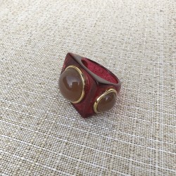 Bague large WINERY Résine rouge cerise - Cabochons ronds taupe dorés TAILLE 51